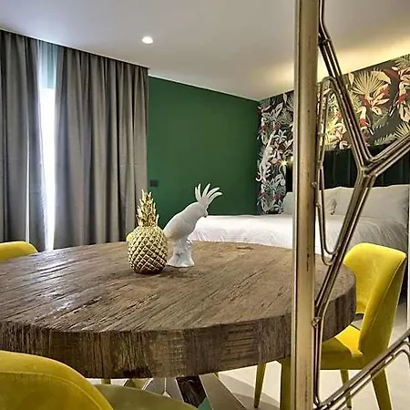 Hotel Holm Boutique & 4*