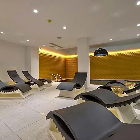Hotel Holm Boutique & 4*