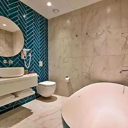 Holm Boutique & Hotel 4*