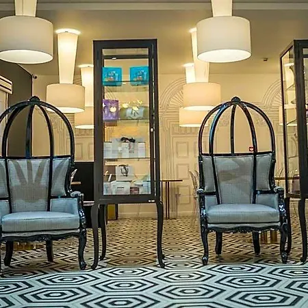 Holm Boutique & מלון 4*