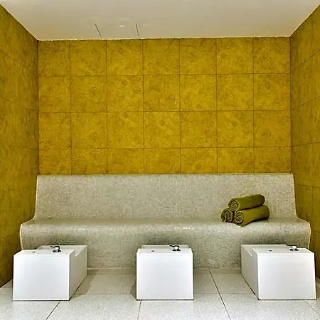 Hotel Holm Boutique & 4*