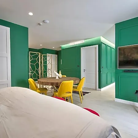 Hotel Holm Boutique & 4*