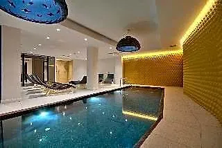 Holm Boutique & 4*